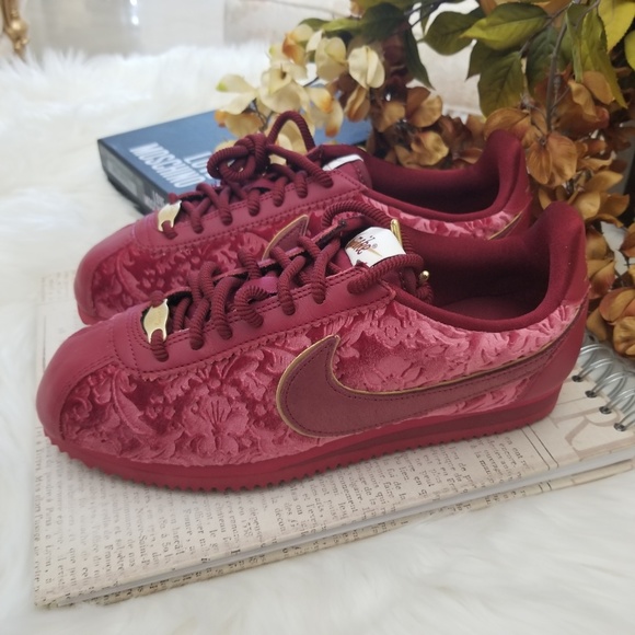women's classic cortez premium sneakers